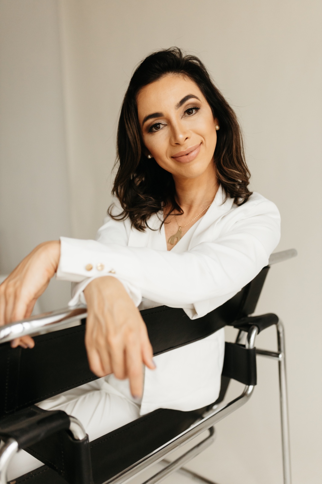 Dra. Aline Santos - tratamento de estrias